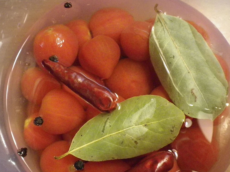 おしゃれな常備菜 トマトベリーのピクルス